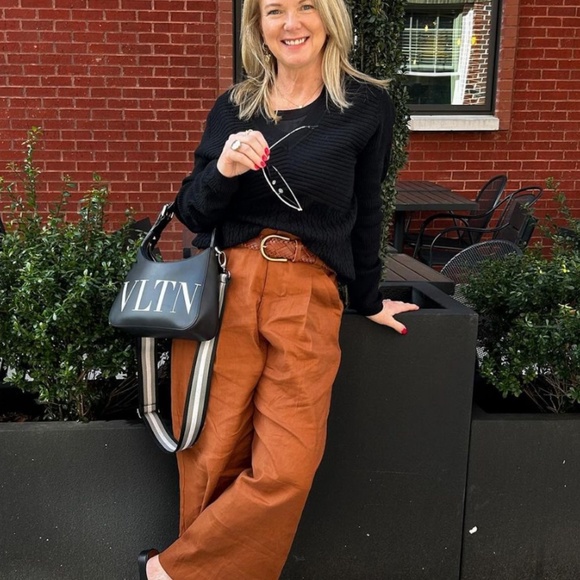 Cruise Crop Sample Sale - Picture 3 of 7